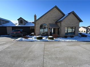 49155 Eagle Dr, East Liverpool, OH 43920