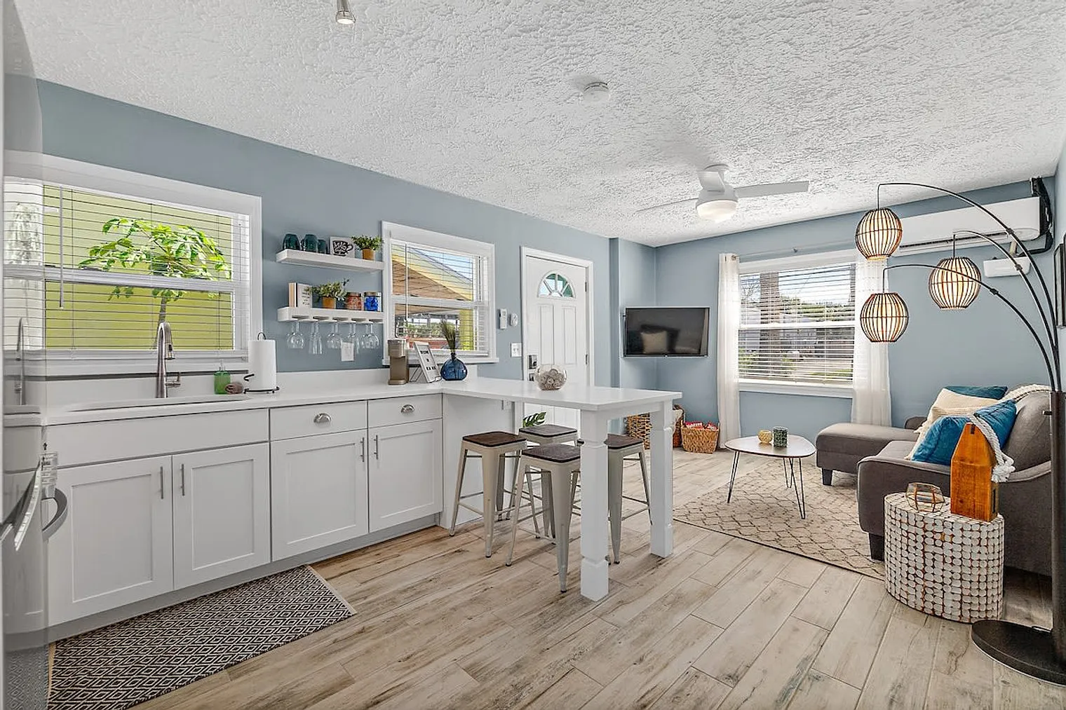 1 bed, 1.0 bath, 495 sqft, $3,670 — Photo 2