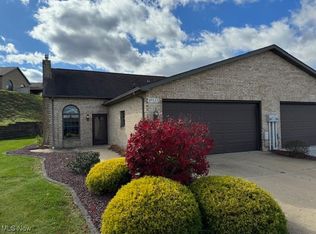 49123 Fairway Dr, East Liverpool, OH 43920