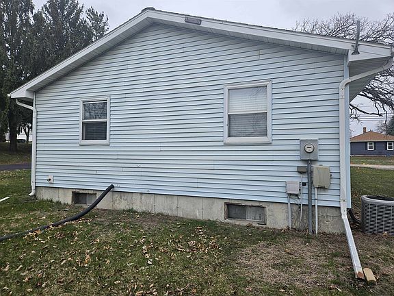 5th image of 930 Plum St