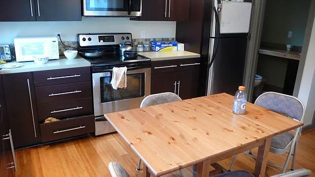 3 bed, 2.5 bath, 1245 sqft, $1,250 — Photo 3