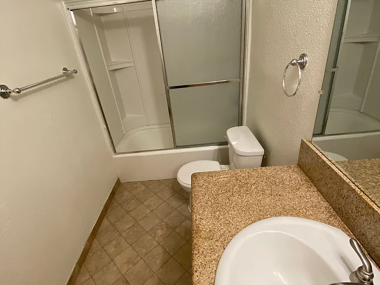 15139 Erwin St #3 — Photo 7
