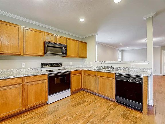 2nd image of 2620 Horizon Way