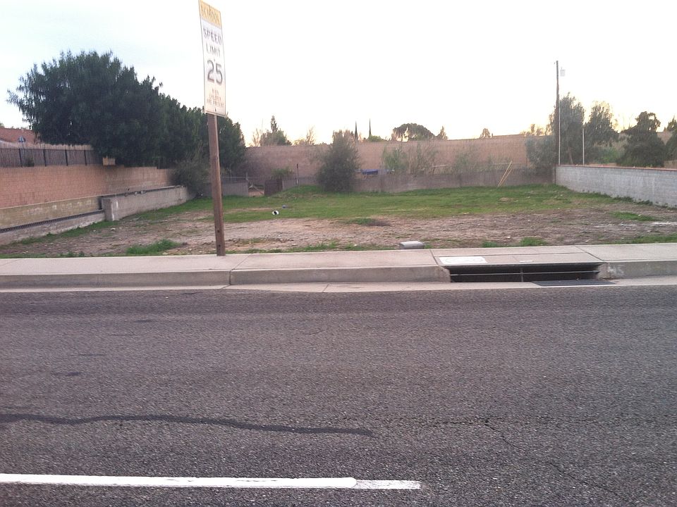 1st image of 406 Baseline Rd