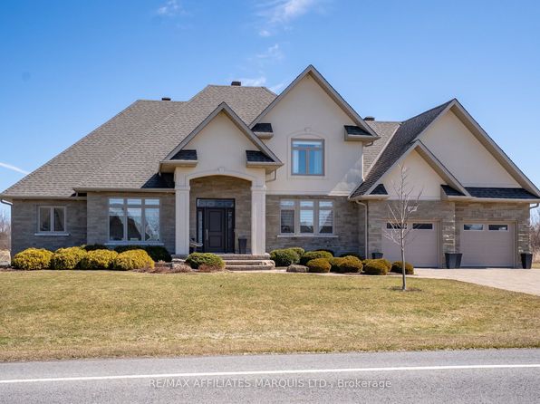 6715 Yacht Blvd, South Glengarry, ON K6H 7N6