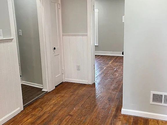 4th image of 522 Manor St Unit 2