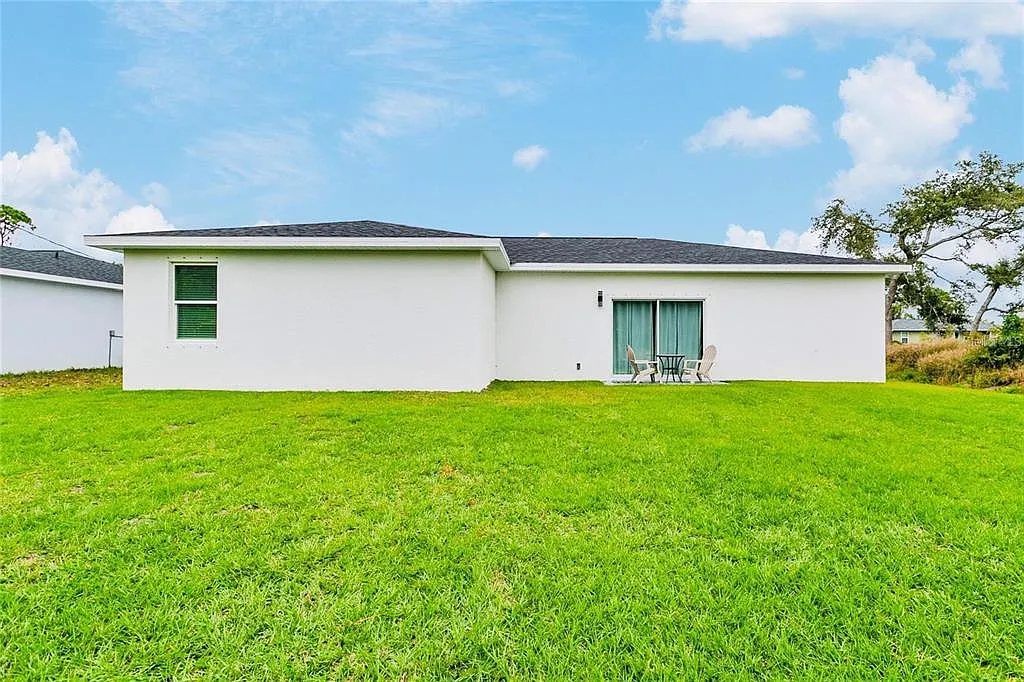 4 bed, 2.0 bath, 1636 sqft, $2,100 — Photo 3