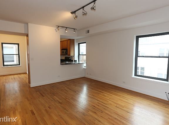 3rd image of 925 W Sunnyside Ave APT 3E