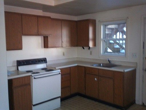 2nd image of 24 Elm St APT 1