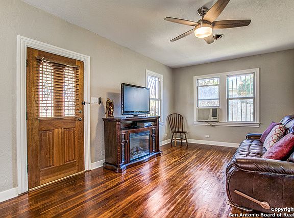 5th image of 1430 W Elsmere Pl