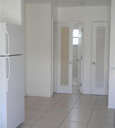 5th image of 3004 SW 15th Ave
