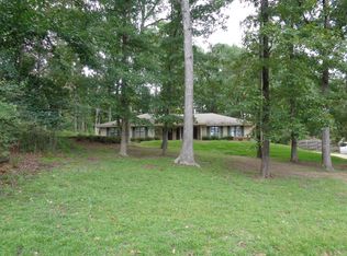 59 Lake Dr, Columbus, MS 39705