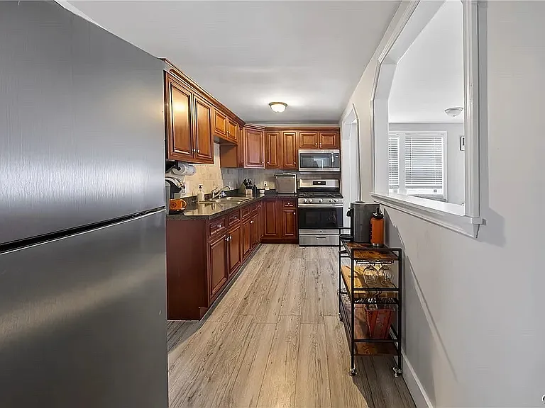 50 Center St — Photo 3