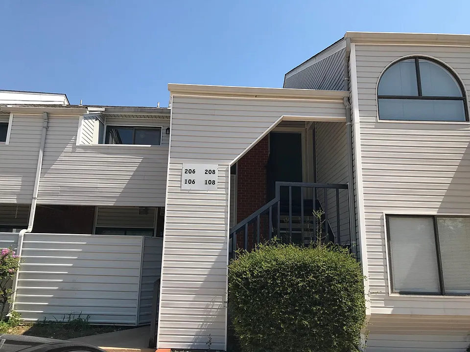 1932 E Lindsey St #206