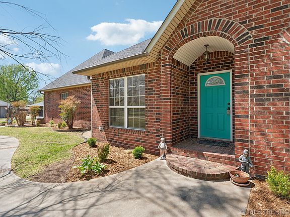 2nd image of 1805 College Park Rd