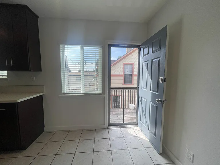 945 Thomas Ave — Photo 19