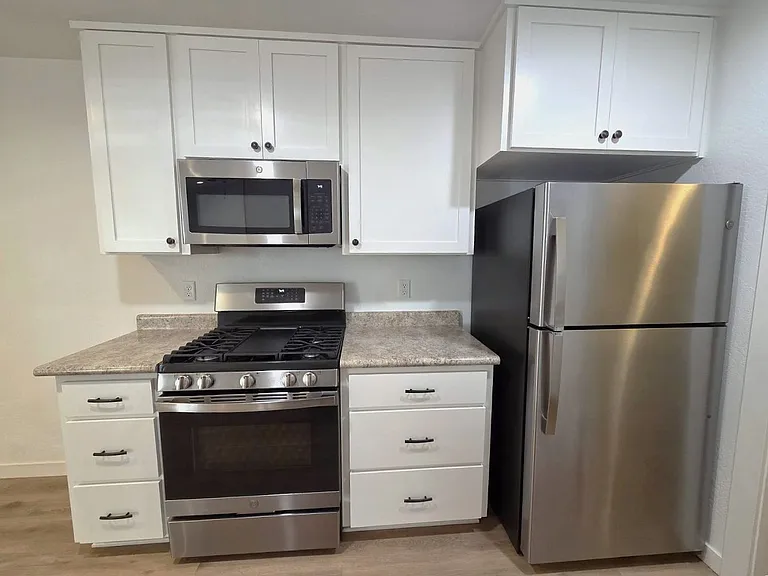 Newer Two bedroom/Two bath Duplex | Available NOW — Photo 8