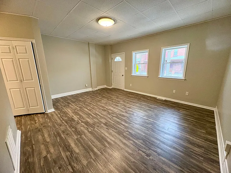 1111 Walnut Street — Photo 6