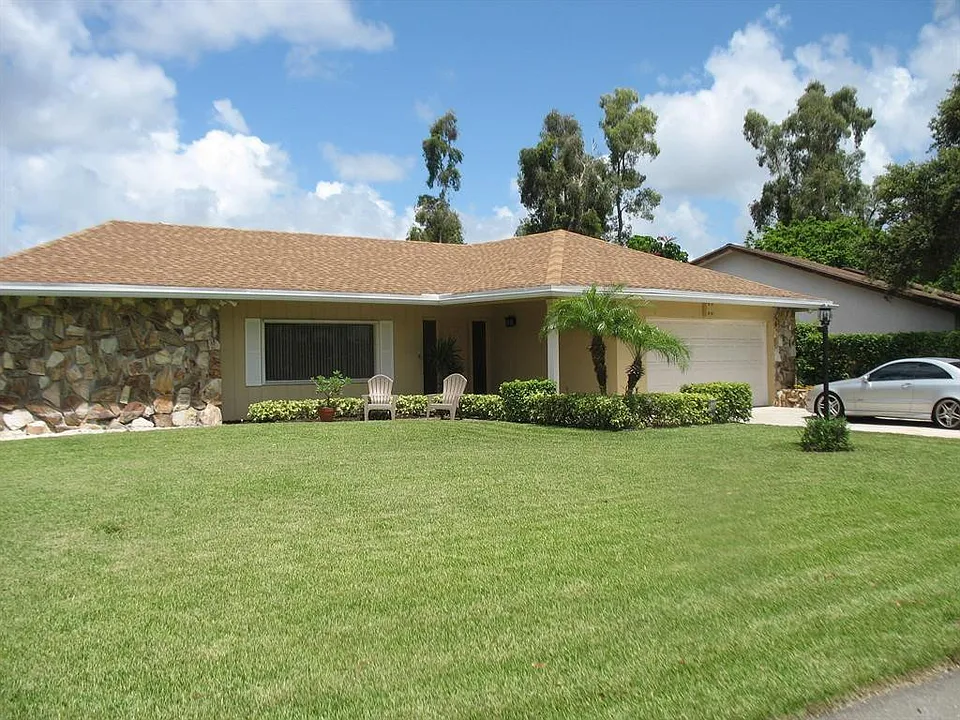 1805 Richard Ln