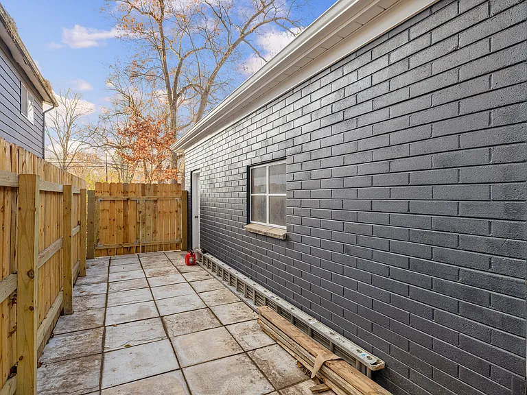 22182 Berg Rd — Photo 82