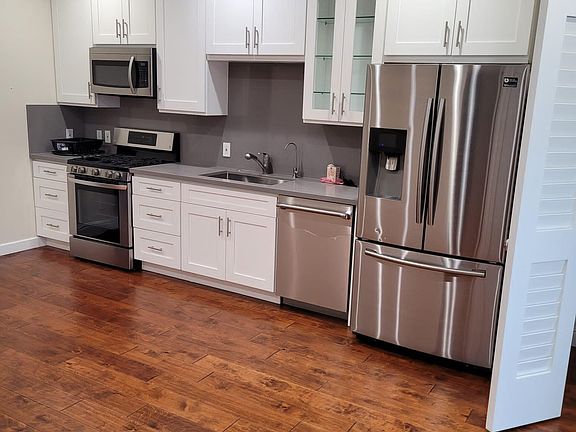 2nd image of 5628 Murietta Ave
