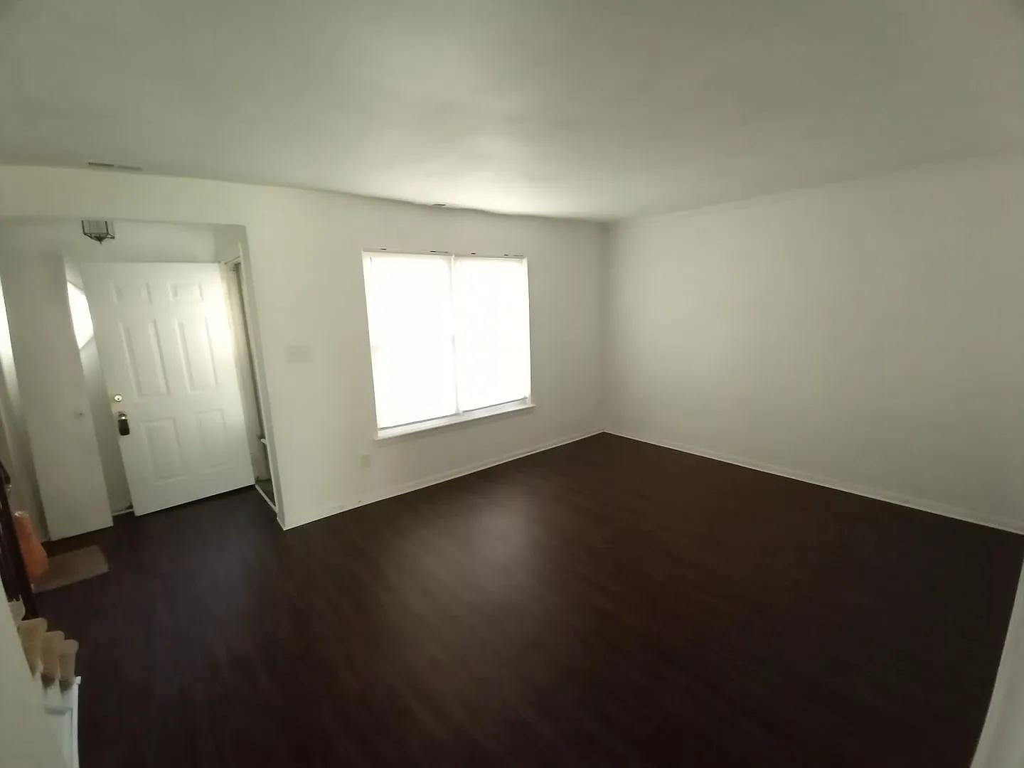3 bedroom, 1.5 bathroom Townhouse in Virginia Beach — Photo 3