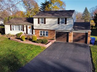 44 Woodmont Rd, Rochester, NY 14620