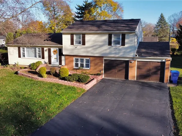 44 Woodmont Rd, Rochester, NY 14620