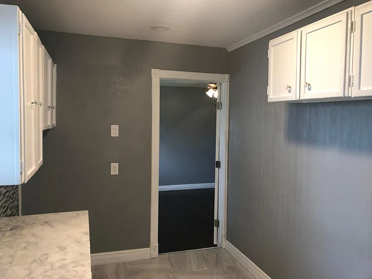 1518 Cambridge Dr — Photo 3
