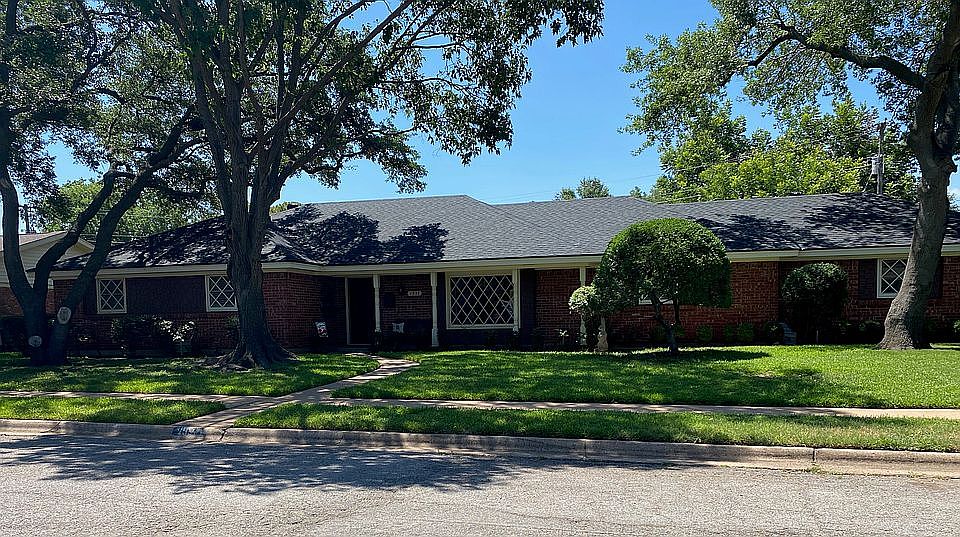 1st image of 1537 Celia Dr