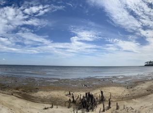 299 Garbacon Dr, Beaufort, NC 28516