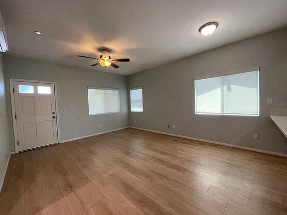 5th image of 132 E Washington Ave #0