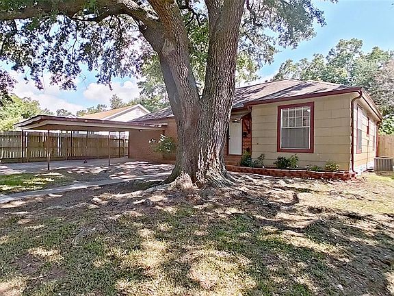 4th image of 706 E Gulf St