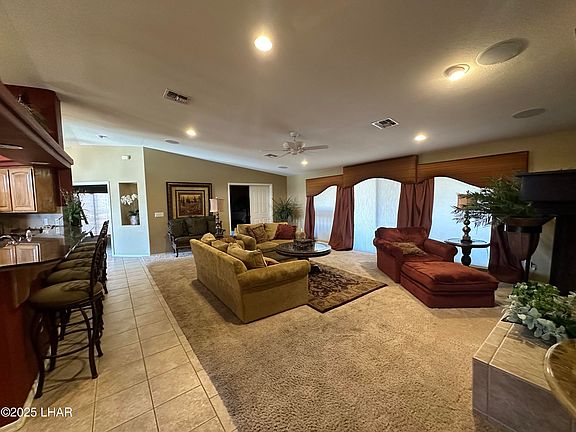 5th image of 664 Acoma Blvd S