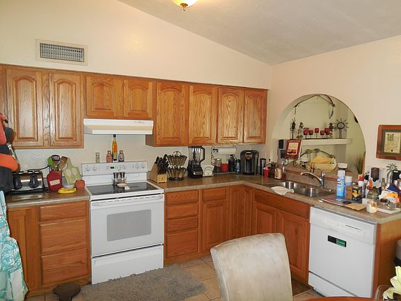 5th image of 3117 E Enid Ave