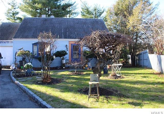 1st image of 15 Hendrick Ln