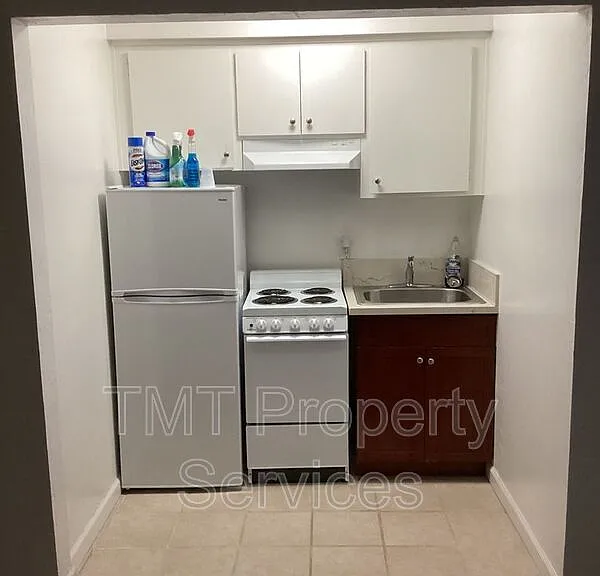 1816 F St #3 — Photo 6