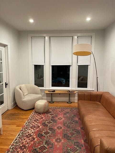 1st image of 1149 W Waveland Ave #1