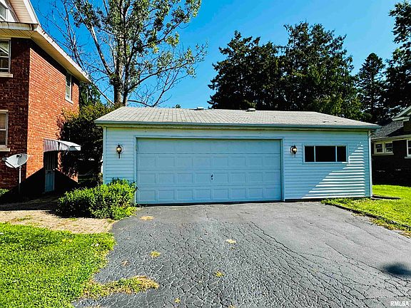 3rd image of 863 Beecher Ave