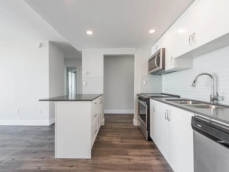 1629 Haro St #904 — Photo 15