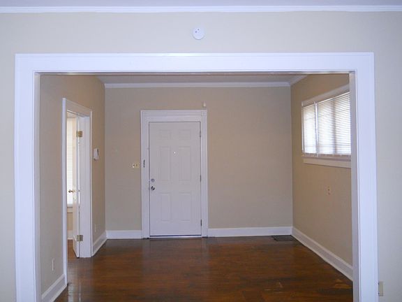 4th image of 836 E Mulberry St
