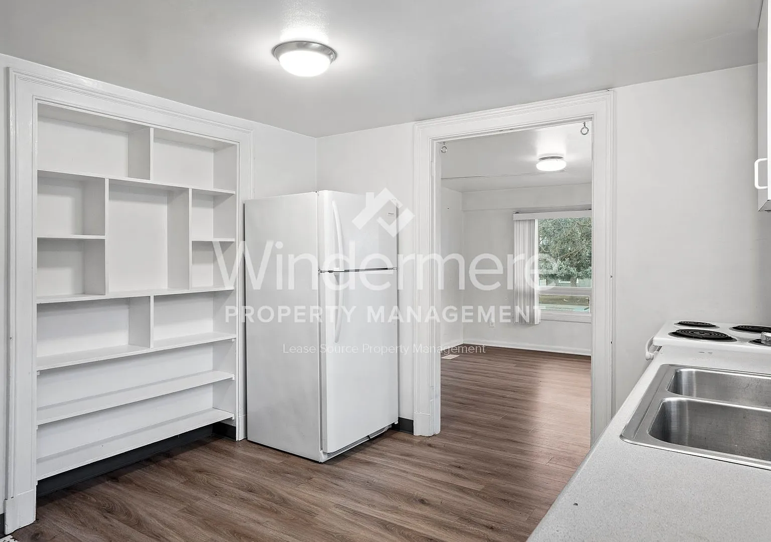 1425 W 8th — Photo 4