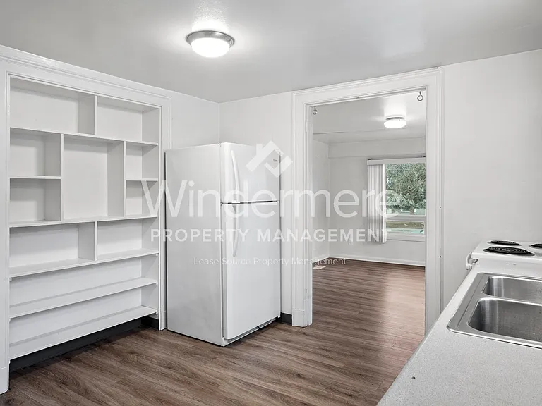 1425 W 8th Ave — Photo 4
