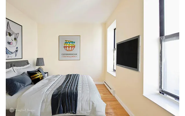 Rented by Douglas Elliman | media 16