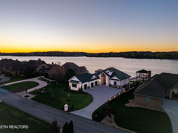 2nd image of 3742 Promontory Point