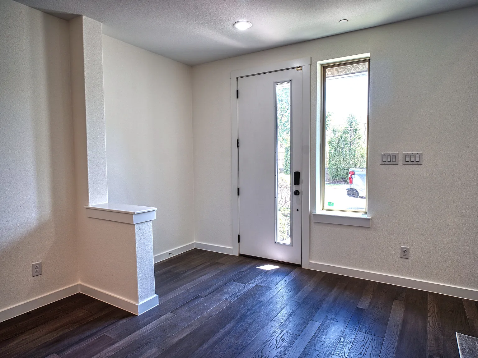 2 bed, 2.5 bath, 1883 sqft, $2,600 — Photo 3