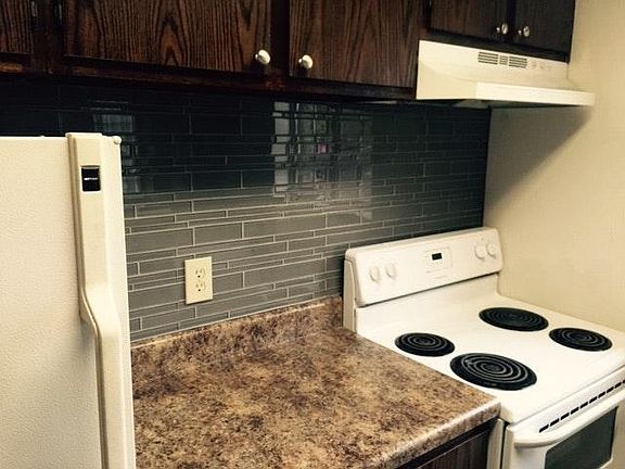 3rd image of 938 Ludlow Ave APT 5