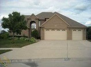 16397 White Water Dr, Macomb, MI 48042