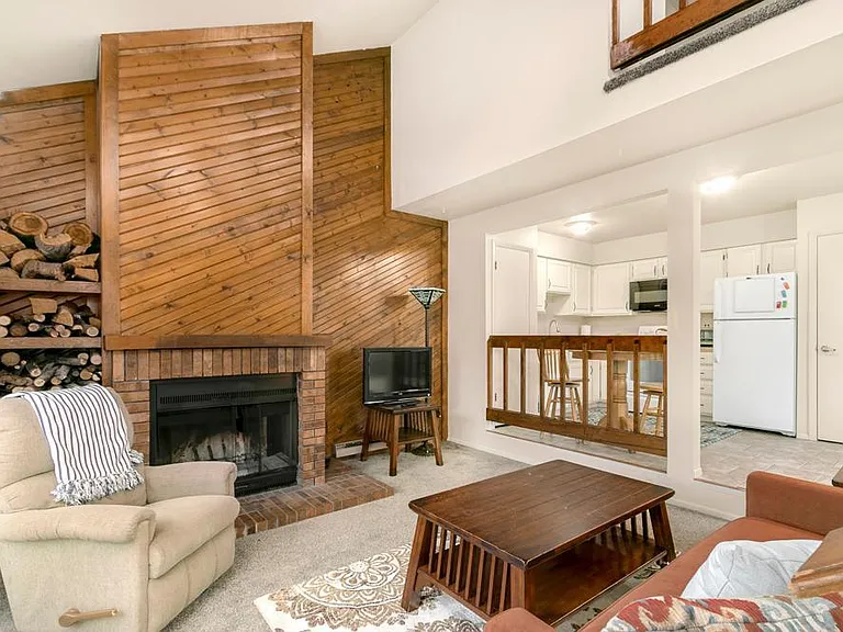 1040 Driftwood Dr — Photo 13