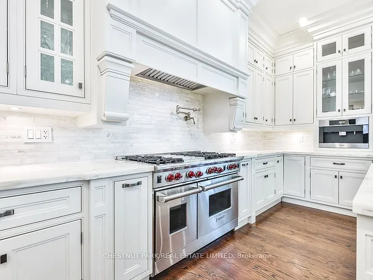 182 Saint Leonards Ave — Photo 11